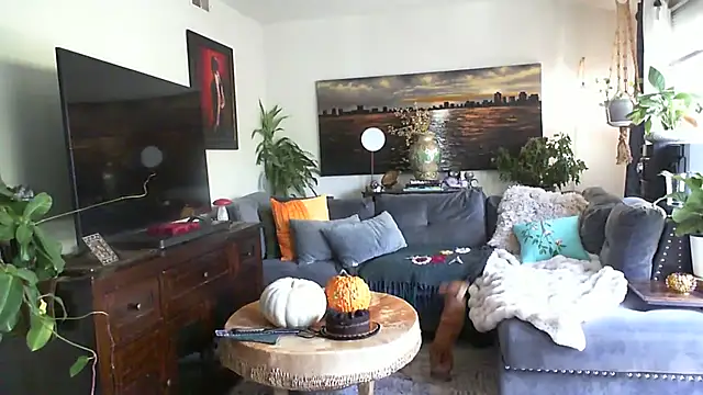 CeceilaMoon online show from November 5, 2025, 4:51 pm