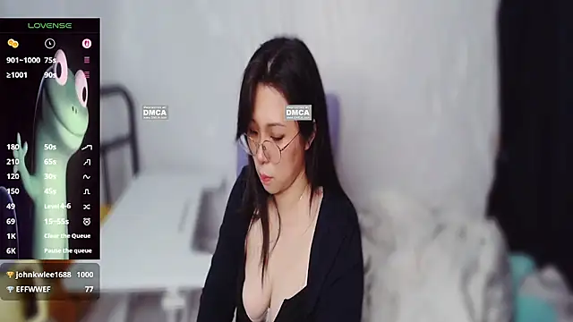 mememe 1006  online show from April 24, 2026, 5:48 pm
