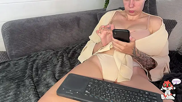 -Sweet-Kitty- online show from June 30, 2026, 5:52 am
