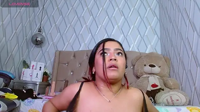 NicolleTaylor online show from February 28, 2025, 7:26 am