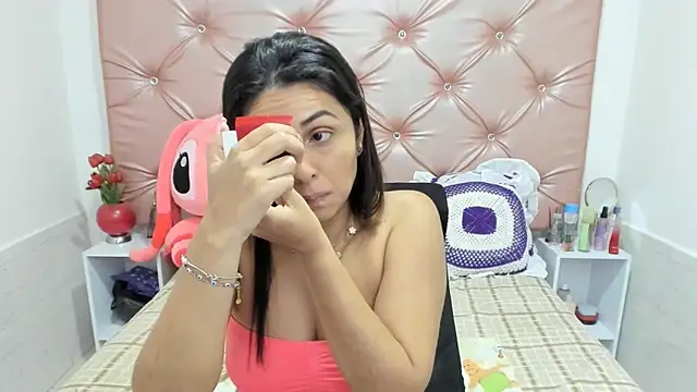 Snapshot of KatiaMoore chatting on December 1, 2025, 11:37 am KatiaMoore online show from December 1, 2025, 11:37 am