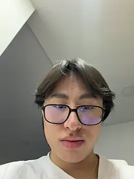 Snapshot of SrLuis18 chatting on June 26, 2026, 11:09 pm SrLuis18 online show from June 26, 2026, 11:09 pm