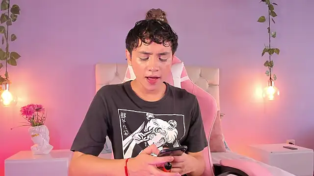 Snapshot of Brann_tadzio chatting on January 13, 2025, 1:17 pm Brann tadzio online show from January 13, 2025, 1:17 pm