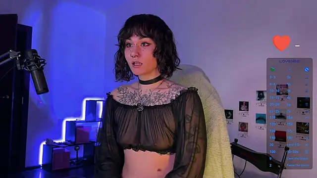 Snapshot of deadlysweet chatting on December 20, 2024, 10:43 pm deadlysweet online show from December 20, 2024, 10:43 pm