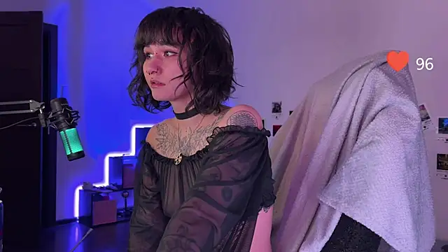 Snapshot of deadlysweet chatting on January 5, 2025, 9:14 pm deadlysweet online show from January 5, 2025, 9:14 pm