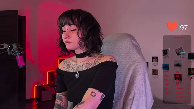 Snapshot of deadlysweet chatting on January 12, 2025, 11:47 pm deadlysweet online show from January 12, 2025, 11:47 pm