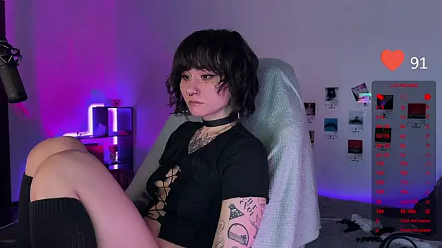 Snapshot of deadlysweet chatting on January 27, 2025, 11:00 pm deadlysweet online show from January 27, 2025, 11:00 pm