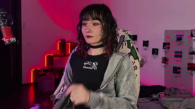 Snapshot of deadlysweet chatting on September 30, 2025, 2:05 am deadlysweet online show from September 30, 2025, 2:05 am