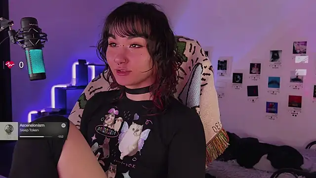 Snapshot of deadlysweet chatting on October 27, 2025, 1:31 am deadlysweet online show from October 27, 2025, 1:31 am