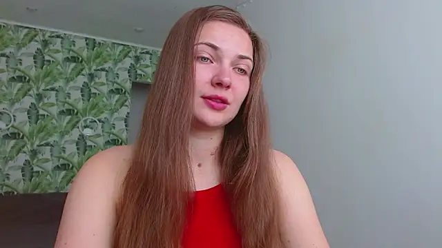 Snapshot of Olivia_shine chatting on June 5, 2026, 4:19 am Olivia shine online show from June 5, 2026, 4:19 am