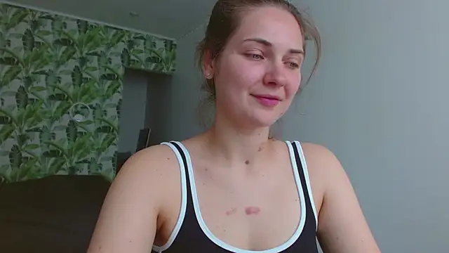 Snapshot of Olivia_shine chatting on June 25, 2026, 5:12 am Olivia shine online show from June 25, 2026, 5:12 am