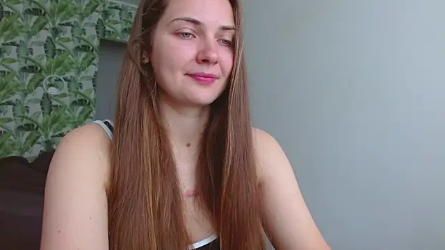 Snapshot of Olivia_shine chatting on July 10, 2026, 4:28 am Olivia shine online show from July 10, 2026, 4:28 am