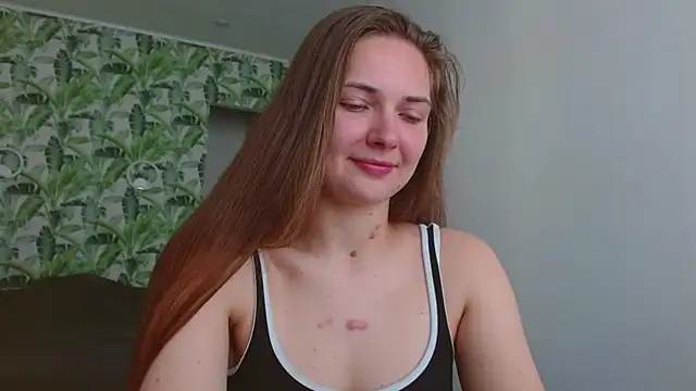 Snapshot of Olivia_shine chatting on July 15, 2026, 4:29 am Olivia shine online show from July 15, 2026, 4:29 am