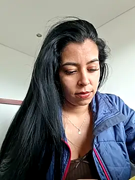 Snapshot of Emily_Wane chatting on June 17, 2026, 7:37 pm Emily Wane online show from June 17, 2026, 7:37 pm