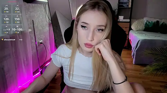 Little Soph online show from June 11, 2026, 2:53 am