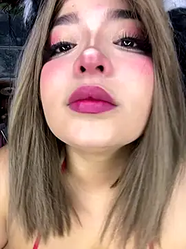 CharlotteMillers online show from December 4, 2025, 4:44 am