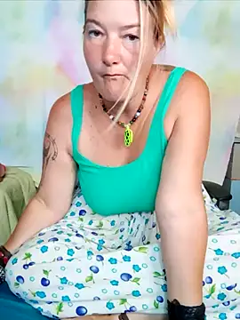 GingerKtm21 online show from March 9, 2025, 12:09 pm