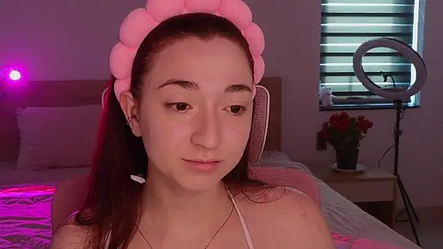 YasmineWest online show from May 7, 2026, 12:49 am