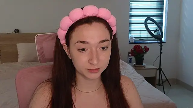YasmineWest online show from May 9, 2026, 8:08 am