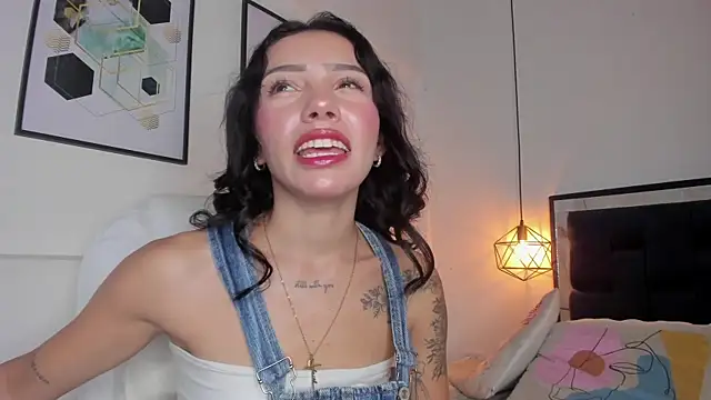 Snapshot of amysc chatting on November 10, 2025, 1:43 pm amysc online show from November 10, 2025, 1:43 pm