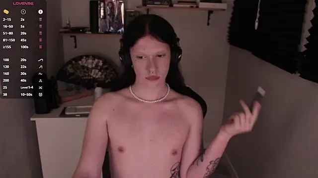 Snapshot of carthylovvve chatting on January 26, 2025, 10:24 pm carthylovvve online show from January 26, 2025, 10:24 pm