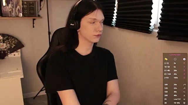 Snapshot of carthylovvve chatting on February 18, 2025, 1:11 pm carthylovvve online show from February 18, 2025, 1:11 pm