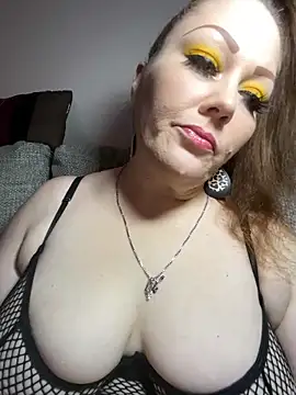 fatfabulous1981 online show from December 16, 2025, 11:10 pm