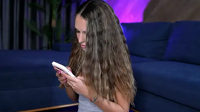 Snapshot of EsmeAinsley chatting on May 27, 2026, 3:03 am EsmeAinsley online show from May 27, 2026, 3:03 am