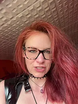 Snapshot of die-EinHORNY-WG chatting on June 4, 2026, 10:10 am die-EinHORNY-WG online show from June 4, 2026, 10:10 am
