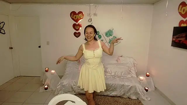 lollita 23  online show from May 1, 2026, 8:24 pm