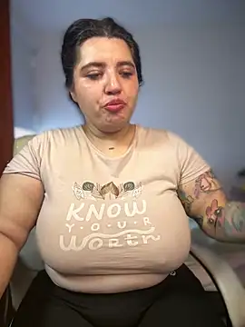 Snapshot of horny_roomiess chatting on May 3, 2026, 9:21 pm horny roomiess online show from May 3, 2026, 9:21 pm