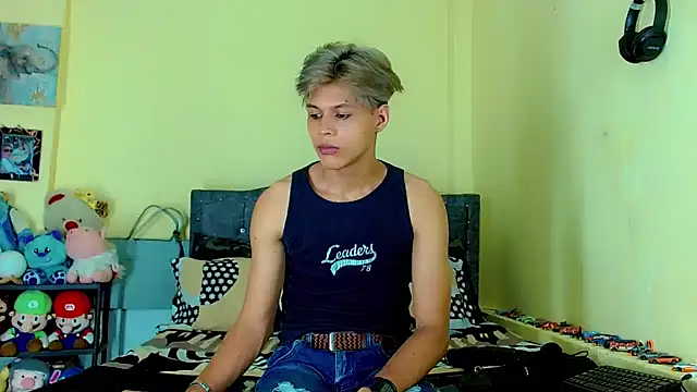 Liamscott  online show from April 24, 2026, 11:18 pm
