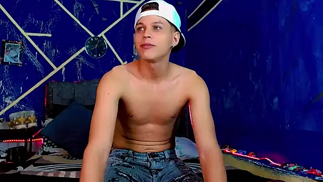 Liamscott  online show from July 29, 2026, 1:04 am