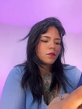 JulianaCastillo online show from February 21, 2025, 8:29 am