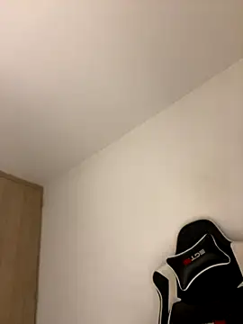 JulianaCastillo online show from November 10, 2025, 9:52 am