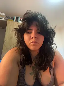 Snapshot of JulianaCastillo chatting on August 1, 2026, 9:41 am JulianaCastillo online show from August 1, 2026, 9:41 am