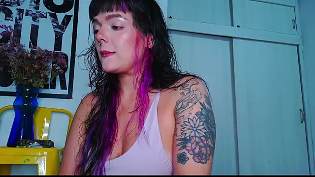 Snapshot of purple_em69 chatting on June 19, 2026, 10:13 pm purple em69 online show from June 19, 2026, 10:13 pm