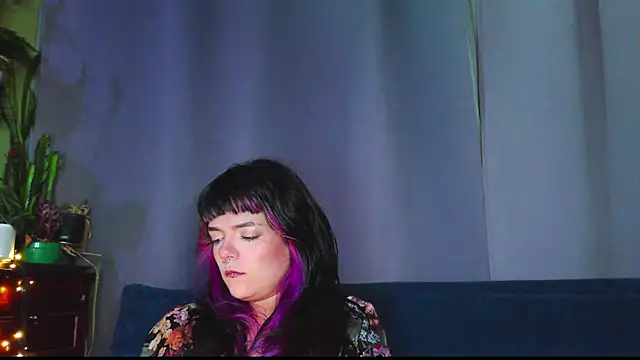 Snapshot of purple_em69 chatting on June 21, 2026, 4:48 am purple em69 online show from June 21, 2026, 4:48 am