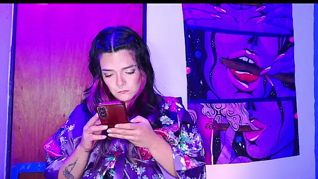 Snapshot of purple_em69 chatting on July 12, 2026, 9:50 pm purple em69 online show from July 12, 2026, 9:50 pm