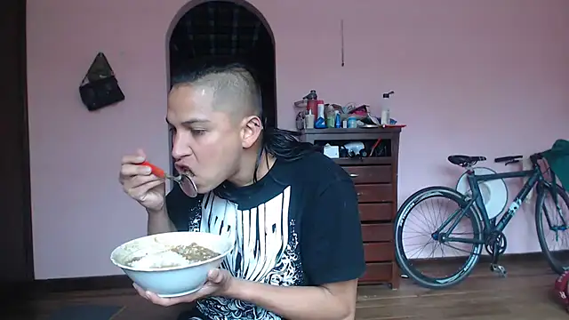 CoreAlejito online show from March 12, 2025, 3:07 pm