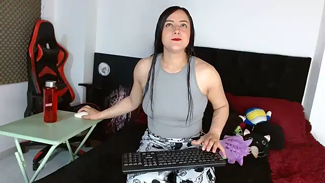 Noamartin  online show from June 12, 2026, 3:16 am