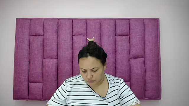 CrushOnMe  online show from January 7, 2026, 4:04 am