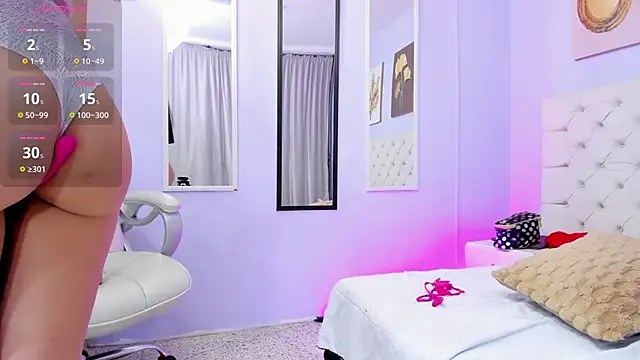 sarah cruzz  online show from December 11, 2024, 1:15 am