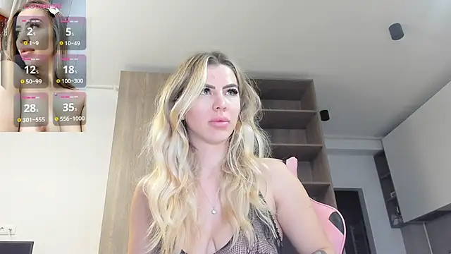 Snapshot of Megan_Ros chatting on January 22, 2025, 5:59 am Megan Ros online show from January 22, 2025, 5:59 am