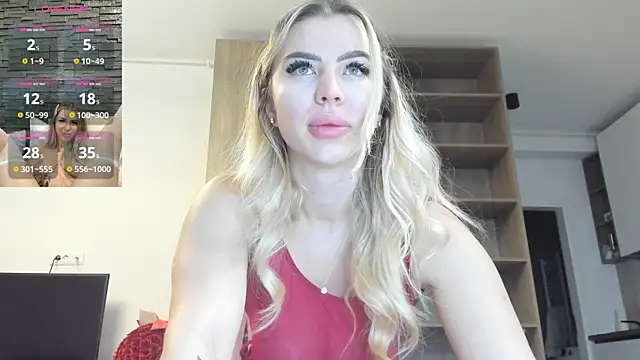 Snapshot of Megan_Ros chatting on February 4, 2025, 5:53 am Megan Ros online show from February 4, 2025, 5:53 am