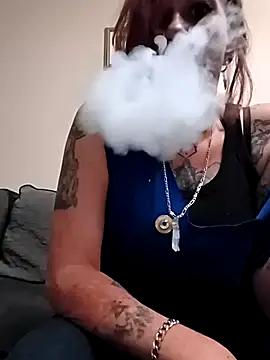 renegade vyxxen online show from December 5, 2025, 7:50 am