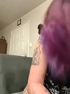 renegade vyxxen online show from February 17, 2026, 10:12 am