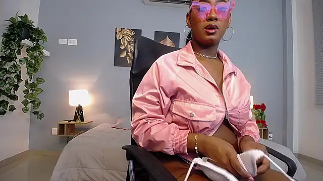 Snapshot of JasmineCampbell_ chatting on February 13, 2025, 8:24 pm JasmineCampbell online show from February 13, 2025, 8:24 pm