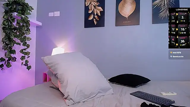 Snapshot of JasmineCampbell_ chatting on March 11, 2025, 12:00 am JasmineCampbell online show from March 11, 2025, 12:00 am