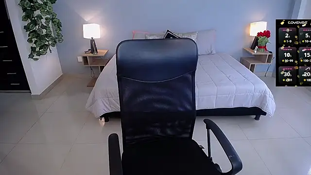 Snapshot of JasmineCampbell_ chatting on March 14, 2025, 8:28 pm JasmineCampbell online show from March 14, 2025, 8:28 pm